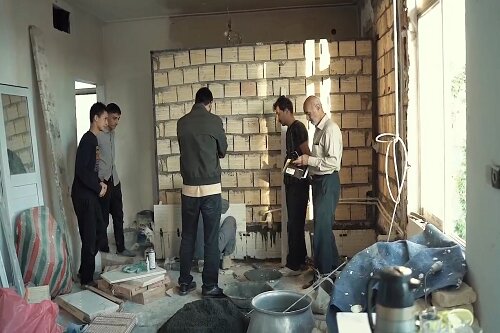 آماده‌سازی منازل آسیب‌دیده خیابان شیرین کرمانشاه برای اسکان+تصاویر