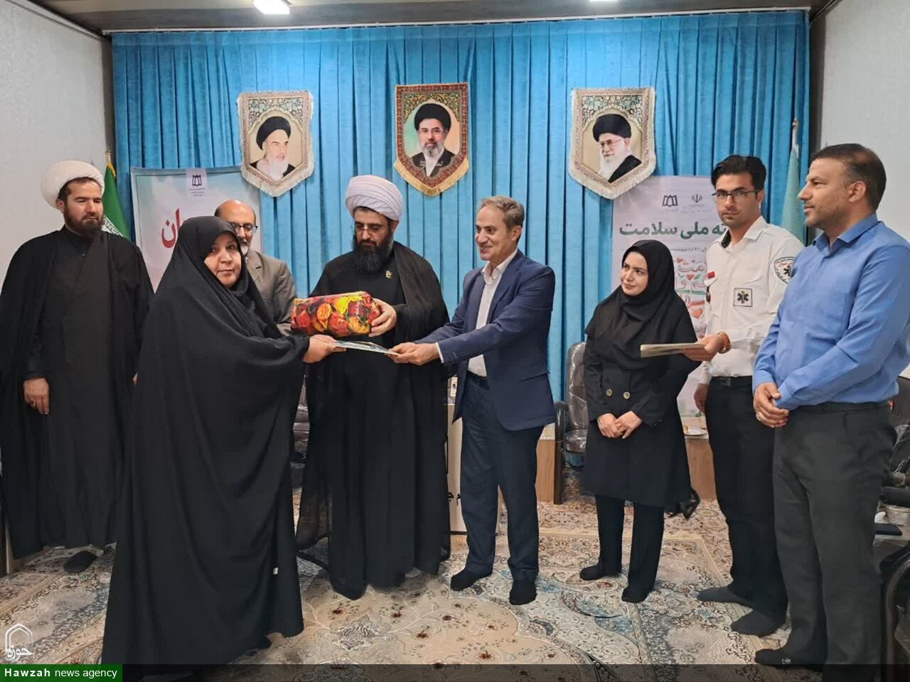 دیدار مسئولان شبکه بهداشت و درمان با امام جمعه فامنین