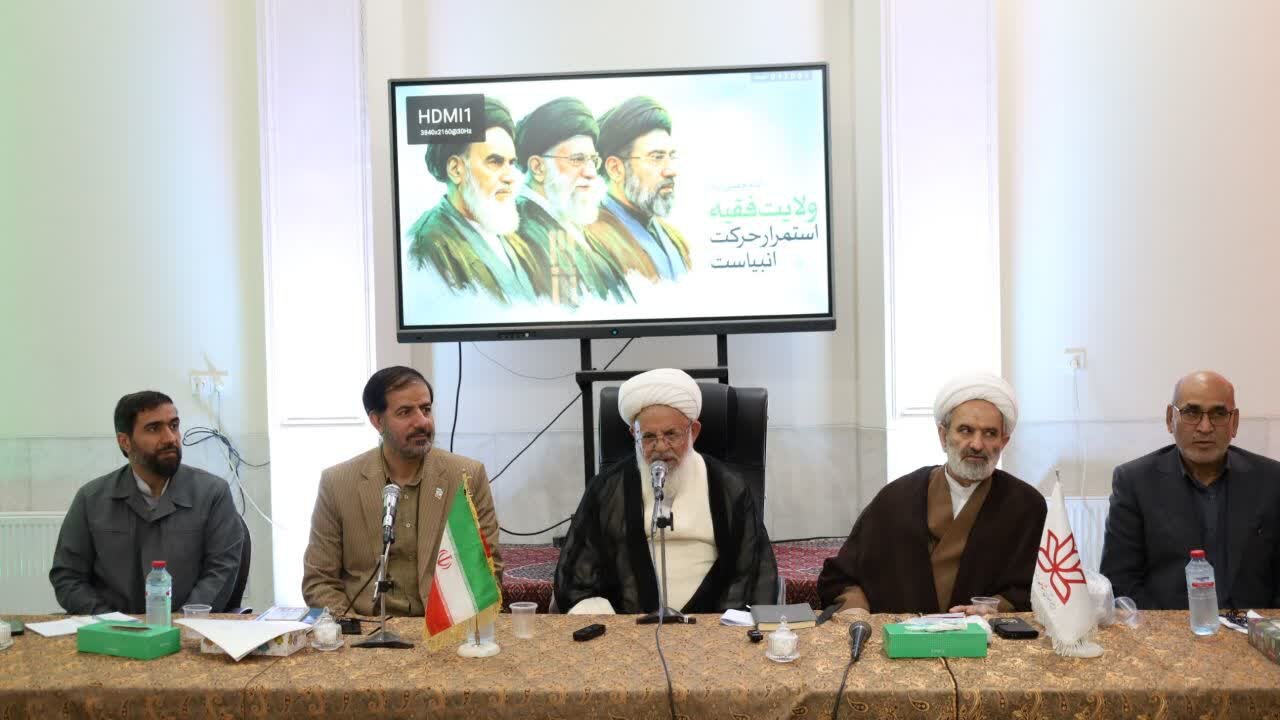 موفقیت روحانیون در آموزش و پرورش در گرو «هدایتگری» است