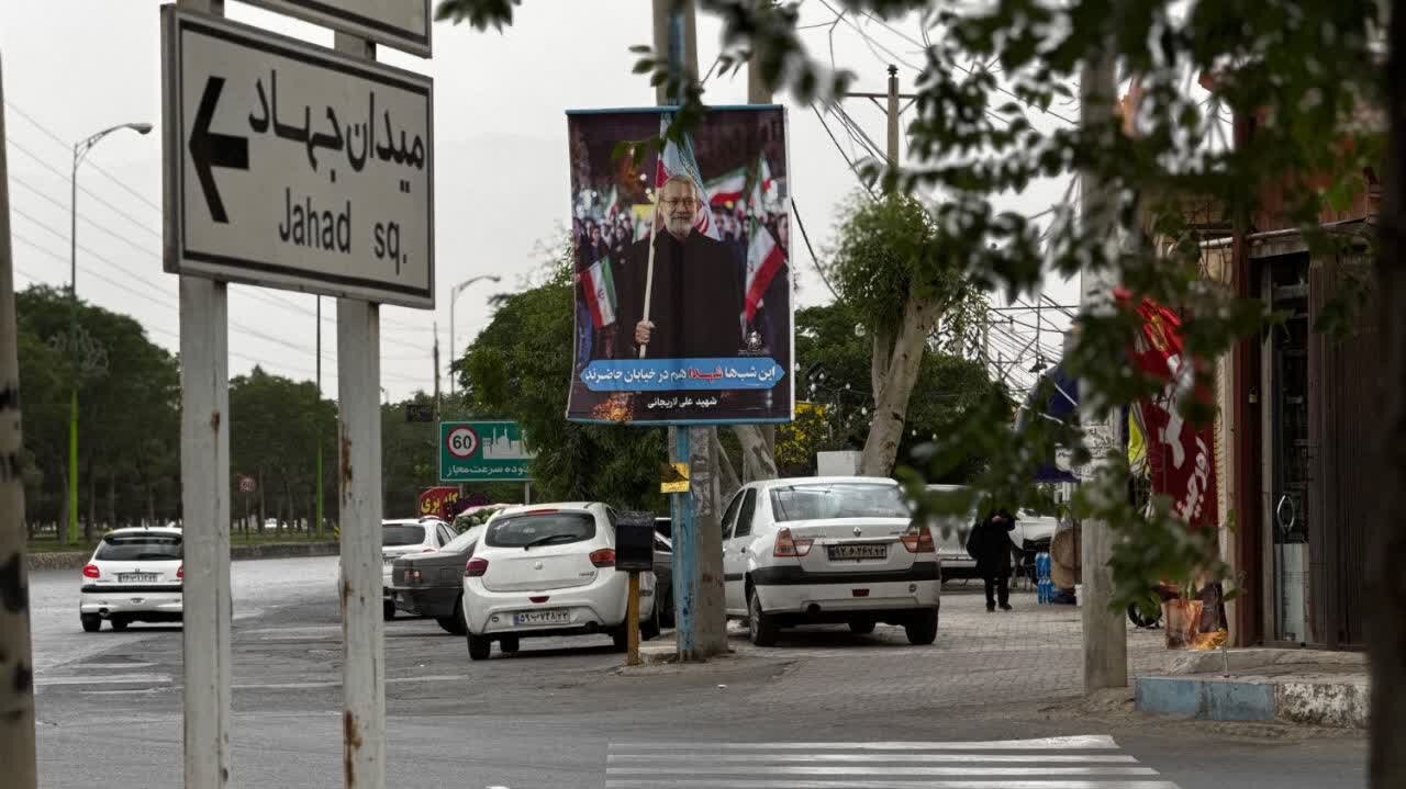 اکران تصاویر شهدای والامقام در سازه‌های تبلیغات محیطی کاشان+تصاویر