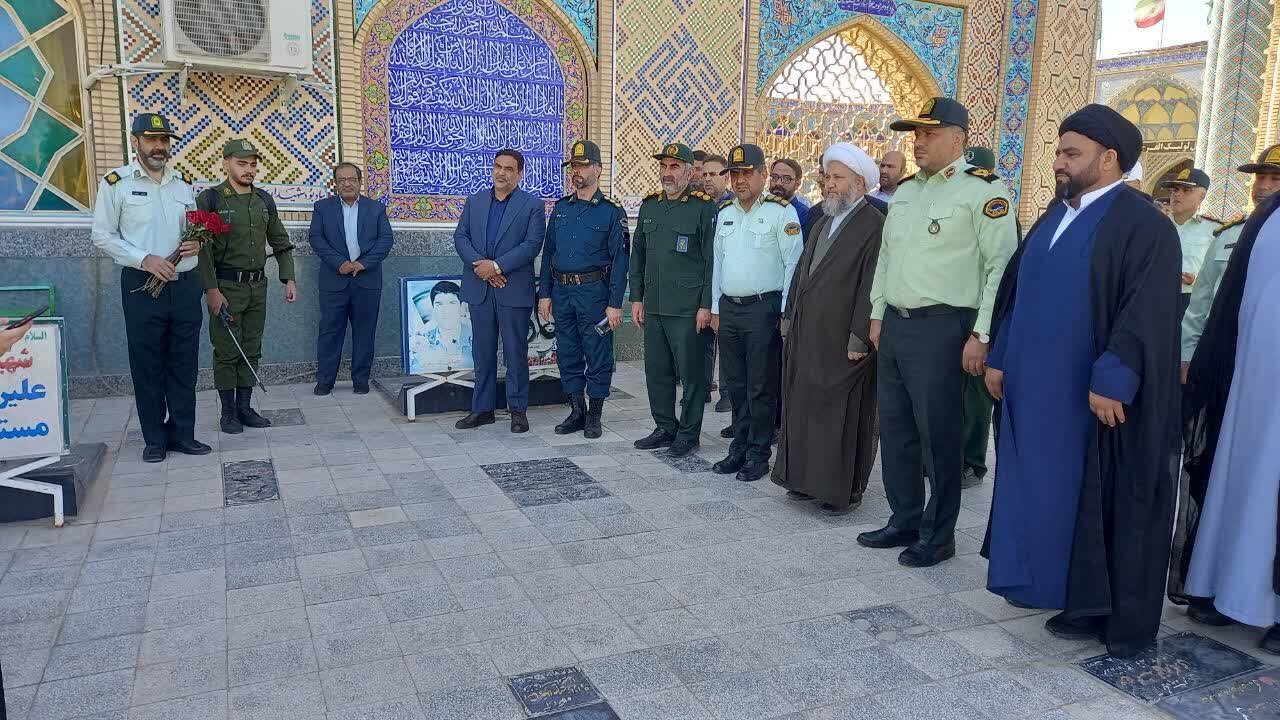 ادای احترام فرماندهی انتظامی استان اصفهان باشهدای آران وبیدگل +تصاویر