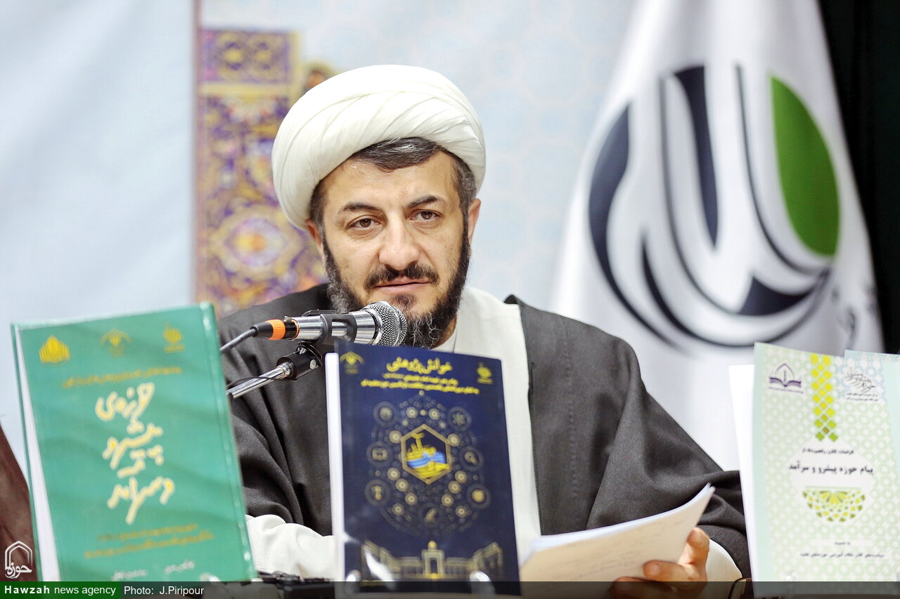 پیام «حوزه پیشرو و سرآمد» آیندهساز حوزههای علمیه است / تحول در حوزه، حرکتی رو به جلوست پیام «حوزه پیشرو و سرآمد» آیندهساز حوزههای علمیه است / تحول در حوزه، حرکتی رو به جلوست