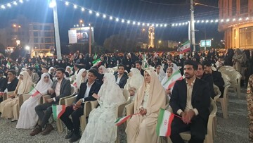 مراسم عقد یک زوج قرآنی در تجمع مردمی کاشان برگزار شد