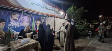 بازدید مدیر حوزه علمیه خواهران استان یزد از موکب «شهیده معصومه کرباسی»