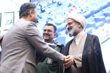 تصاویر/ تجلیل نماینده ولی‌فقیه در استان سمنان از فعالان و پیشکسوتان عرصه روابط‌عمومی و ارتباطات استان سمنان