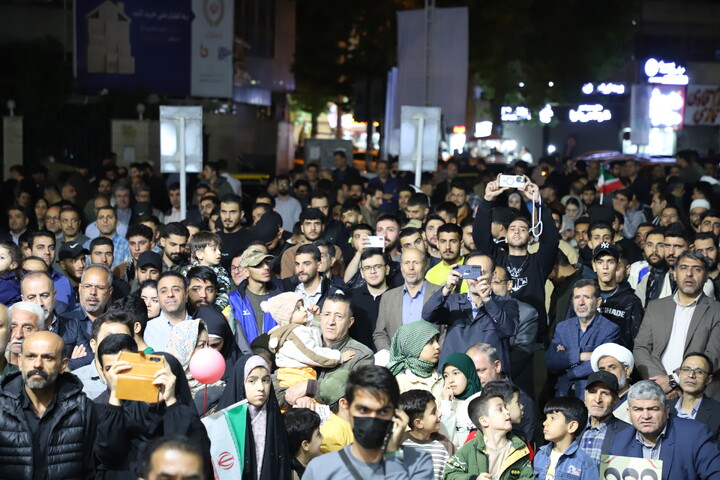 تصاویر/ موج هفتاد و نهم از حماسه حضور در میدان آزادی سنندج