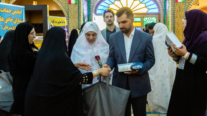 تصاویر/ برگزاری مراسم ازدواج صد زوج جوان آران و بیدگلی