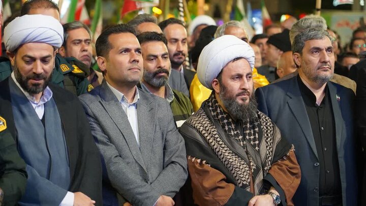 تصاویر/ نمایش اقتدار مردم خوی در هفتاد و نهمین شب متوالی