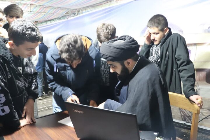 تصاویر/ فعالیت قرارگاه خدمت رسانی مدرسه علمیه قرآنی قائد شهید امام خامنه‌ای ارومیه
