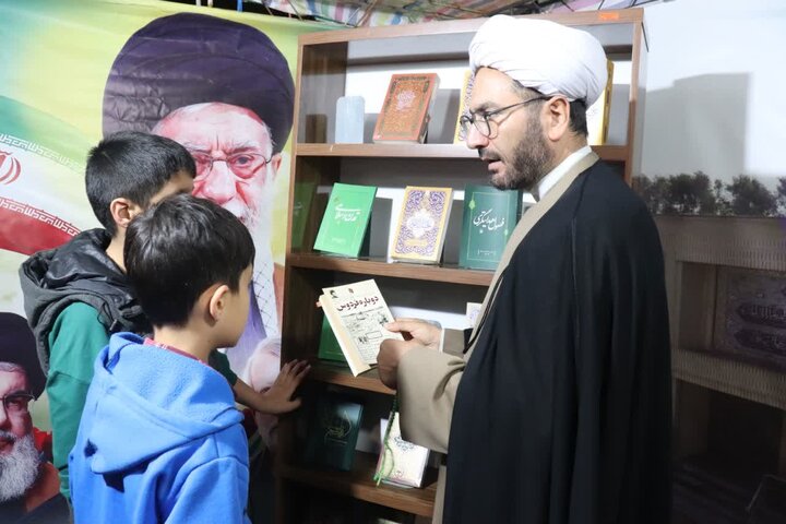 تصاویر/ فعالیت قرارگاه خدمت رسانی مدرسه علمیه قرآنی قائد شهید امام خامنه‌ای ارومیه