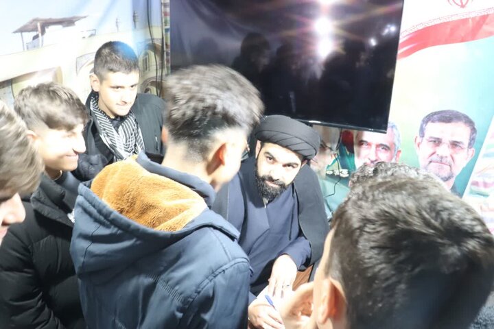 تصاویر/ فعالیت قرارگاه خدمت رسانی مدرسه علمیه قرآنی قائد شهید امام خامنه‌ای ارومیه