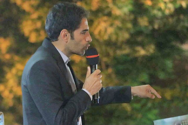 تصاویر/ حضور حماسی مردم روستای بدل‌آباد خوی در تجمع حمایت از وطن و بیعت با رهبر انقلاب