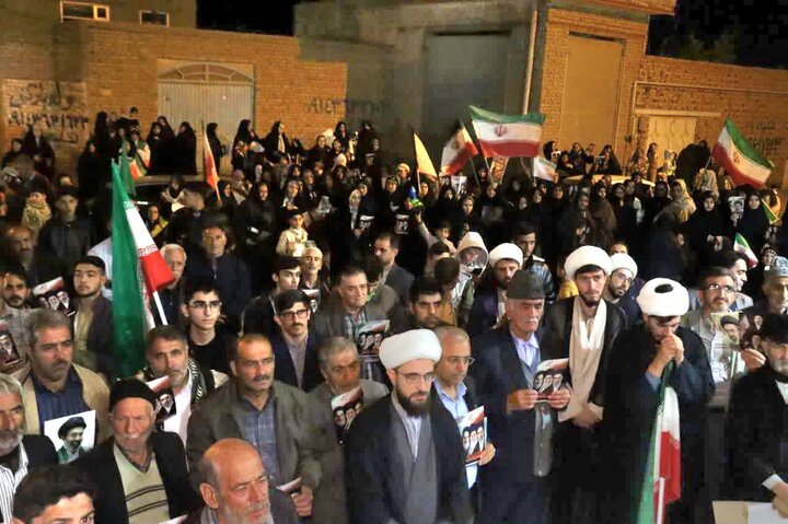 تصاویر/ حضور حماسی مردم روستای بدل‌آباد خوی در تجمع حمایت از وطن و بیعت با رهبر انقلاب