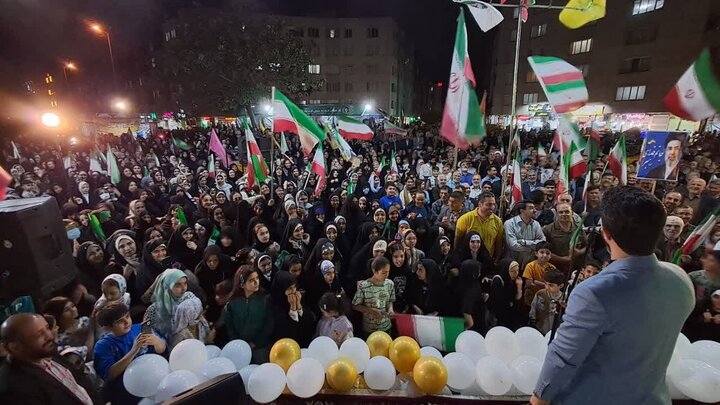 تصاویر/ پیام ایستادگی و ولایت مداری با حضور در میدان