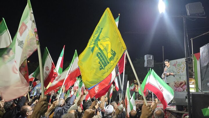 تصاویر/ هفتادونهمین شب حضور حماسی  کاشانی ها در میدان امام خامنه ای (ره)