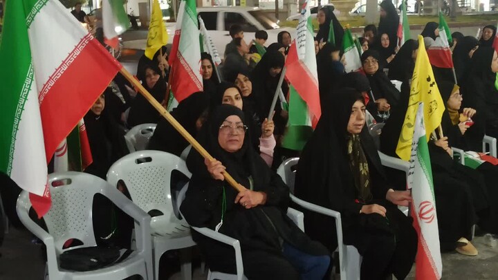 تصاویر/ خارگی ها ایستاده در دفاع از سنگر خیابان