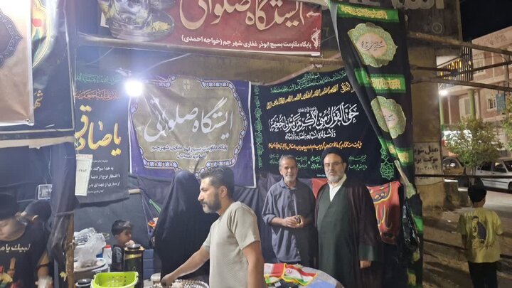 تصاویر/ بازدید امام جمعه جم از موکب های فعال در میدان شهر