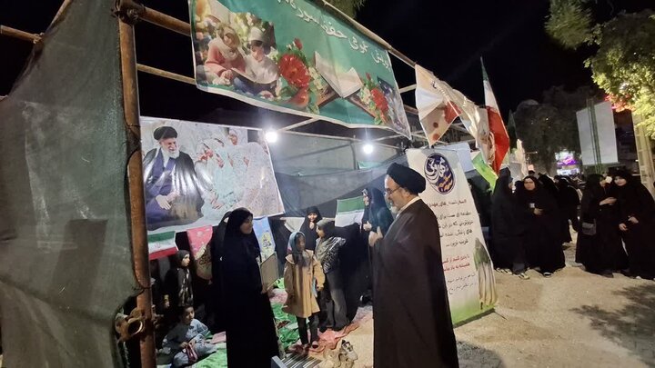 تصاویر/ بازدید امام جمعه جم از موکب های فعال در میدان شهر