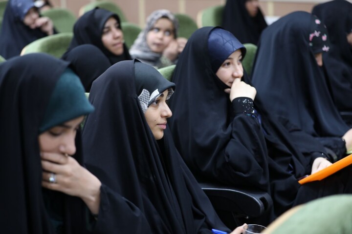تصاویر/ کارگاه توانمندسازی ویژه خانواده های طلاب یزد برگزار شد