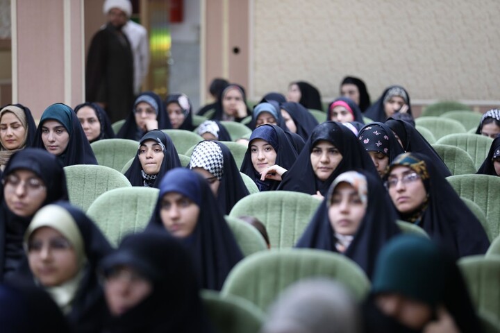تصاویر/ کارگاه توانمندسازی ویژه خانواده های طلاب یزد برگزار شد