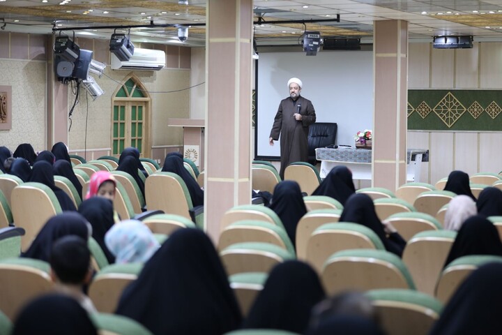 تصاویر/ کارگاه توانمندسازی ویژه خانواده های طلاب یزد برگزار شد