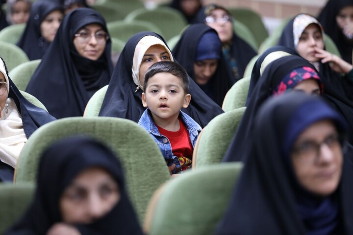 تصاویر/ کارگاه توانمندسازی ویژه خانواده های طلاب یزد برگزار شد