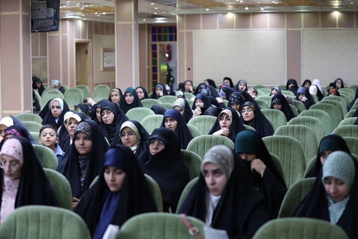 تصاویر/ کارگاه توانمندسازی ویژه خانواده های طلاب یزد برگزار شد