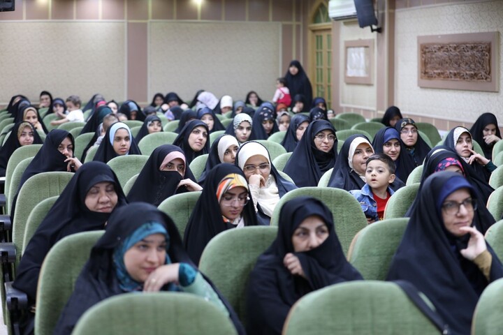 تصاویر/ کارگاه توانمندسازی ویژه خانواده های طلاب یزد برگزار شد