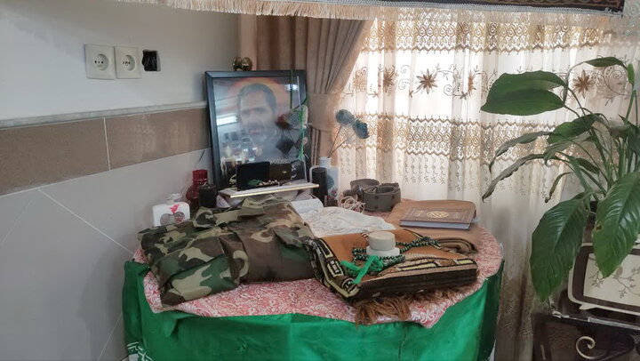 تصاویر/ دیدار کارکنان مدرسه علمیه آیت‌الله مدنی کاشانی(ره) با سه خانواده شهید جنگ تحمیلی سوم