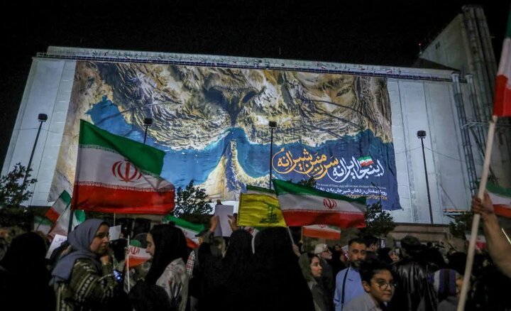 تصاوير/اولین دیوارنگاره استان مرکزی با عنوان دیوارنگاره شهیدان جهانپناه در اراک