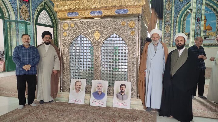 تصاویر/ ادای احترام کارکنان مدرسه علمیه آیت‌الله مدنی کاشانی(ره) به مقام شهدای جنگ تحمیلی سوم