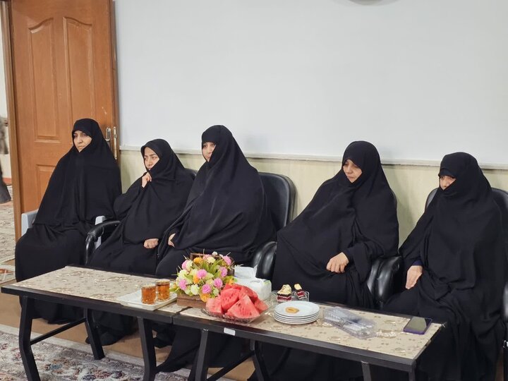 تصاویر/جلسه هیأت امنای مدرسه علمیه خواهران فاطمه(س)  سقز با حضور نماینده ولی‌فقیه در کردستان
