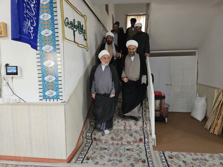 تصاویر/جلسه هیأت امنای مدرسه علمیه خواهران فاطمه(س)  سقز با حضور نماینده ولی‌فقیه در کردستان