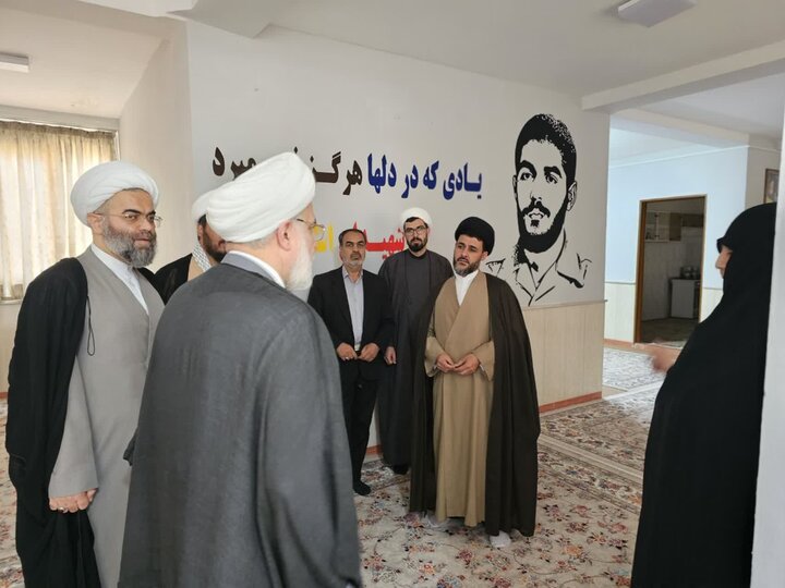 تصاویر/جلسه هیأت امنای مدرسه علمیه خواهران فاطمه(س)  سقز با حضور نماینده ولی‌فقیه در کردستان