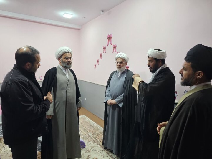 تصاویر/جلسه هیأت امنای مدرسه علمیه خواهران فاطمه(س)  سقز با حضور نماینده ولی‌فقیه در کردستان