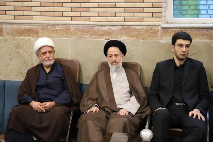 تصاویر/ برگزاری مراسم سالگرد شهدای خدمت در مدرسه علمیه امیرالمؤمنین علی(علیه‌السلام) تبریز