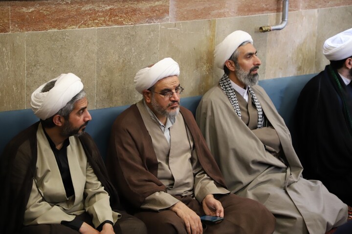 تصاویر/ برگزاری مراسم سالگرد شهدای خدمت در مدرسه علمیه امیرالمؤمنین علی(علیه‌السلام) تبریز