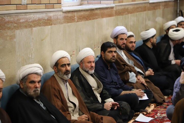 تصاویر/ برگزاری مراسم سالگرد شهدای خدمت در مدرسه علمیه امیرالمؤمنین علی(علیه‌السلام) تبریز