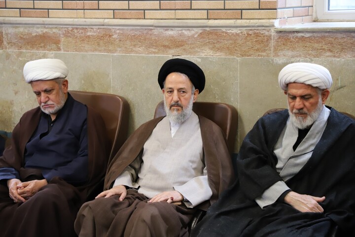 تصاویر/ برگزاری مراسم سالگرد شهدای خدمت در مدرسه علمیه امیرالمؤمنین علی(علیه‌السلام) تبریز