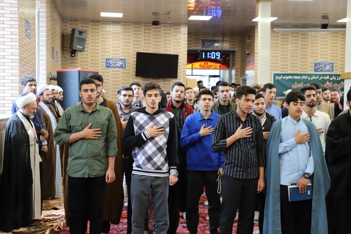 تصاویر/ برگزاری مراسم سالگرد شهدای خدمت در مدرسه علمیه امیرالمؤمنین علی(علیه‌السلام) تبریز