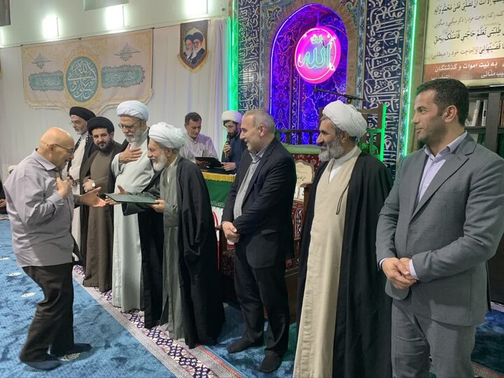 حضور امام جمعه شهرستان بهشهر در آیین تجلیل از خادمان مسجد و حوزه شهرستان