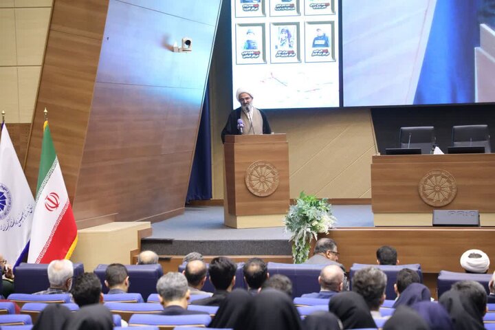تصاویر/ تجلیل نماینده ولی‌فقیه در استان سمنان از فعالان و پیشکسوتان عرصه روابط‌عمومی و ارتباطات استان سمنان