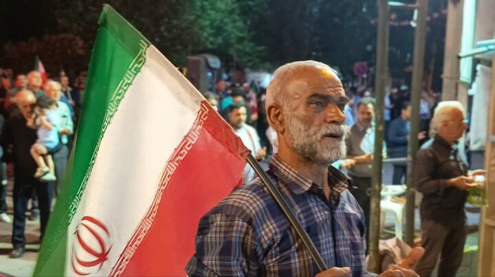 تصاویر / گوشه‌هایی از حضور مردم گرمسار در تجمعات «شب‌های اقتدار»