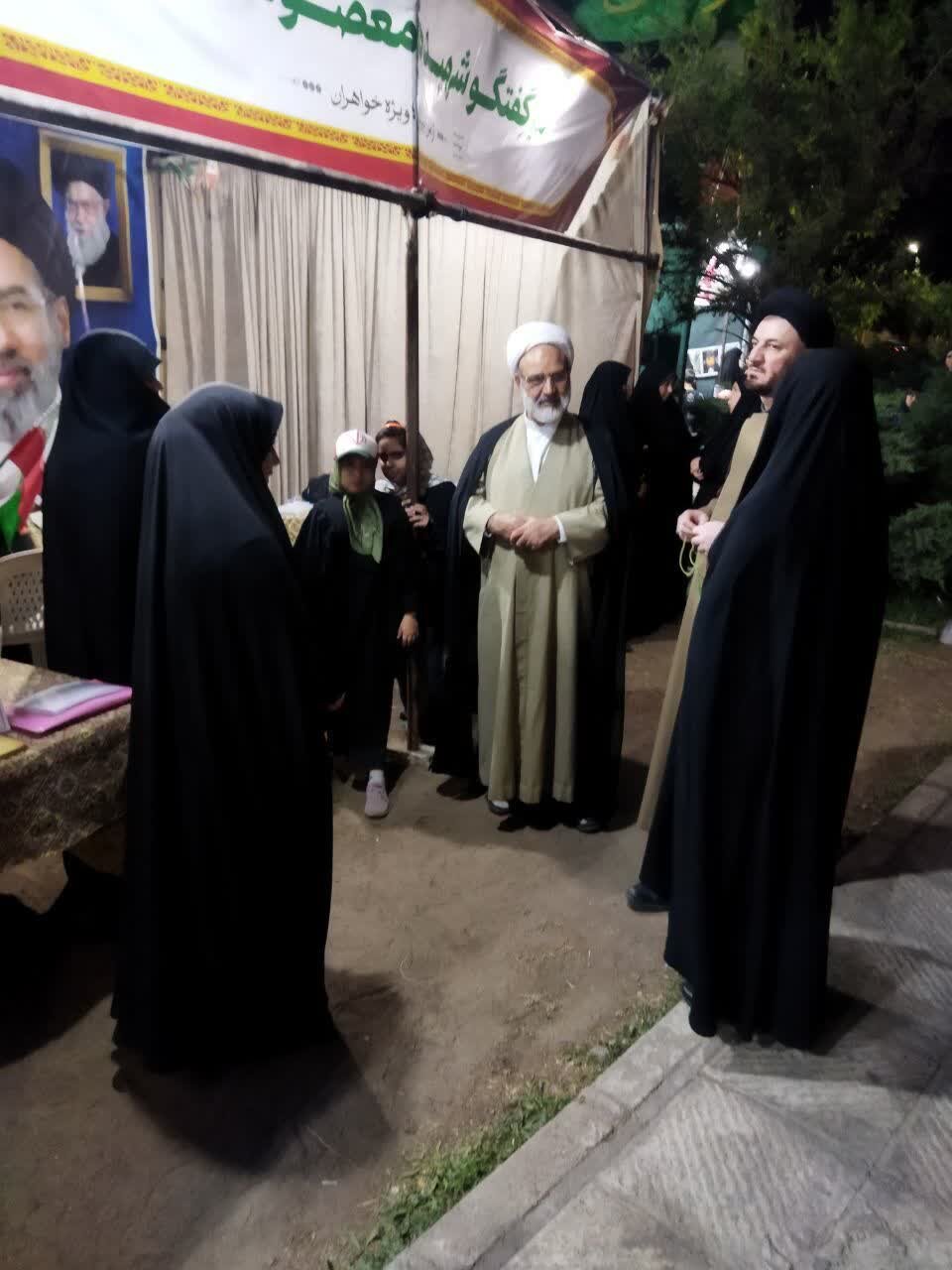 بازدید مدیر حوزه علمیه خواهران استان یزد از موکب «شهیده معصومه کرباسی»