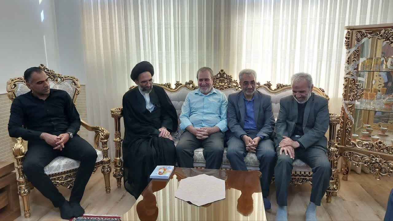 دیدار نماینده ولی فقیه درکاشان با تعدادی خانواده شهداء و جانبازان+تصاویر