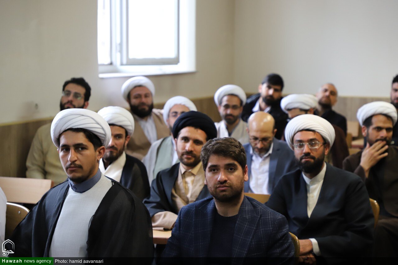 دوره حضوری «توانمندسازی طلاب در پاسخگویی به شبهات اعتقادی» برگزار میشود دوره حضوری «توانمندسازی طلاب در پاسخگویی به شبهات اعتقادی» برگزار میشود