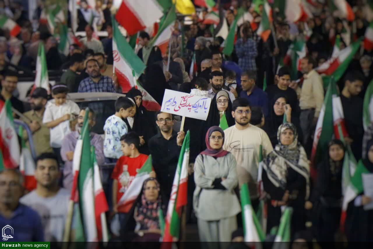 فیلم| طنین شعار پای وطن ی رنگیم با پرچمِ سه رنگیم در اهواز