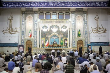 بزرگداشت رهبر شهید انقلاب و شهدای خدمت در حرم حضرت معصومه(س) + عکس