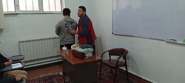 تصاویر/ برگزاری کلاس های آموزش امداد و نجات در مدرسه علمیه امام صادق (ع) نقده