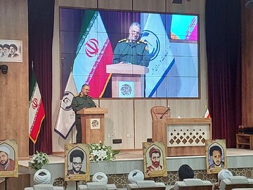 جهاد تبیین و فرماندهی جنگ نرم، از رسالت‌های روحانیت است